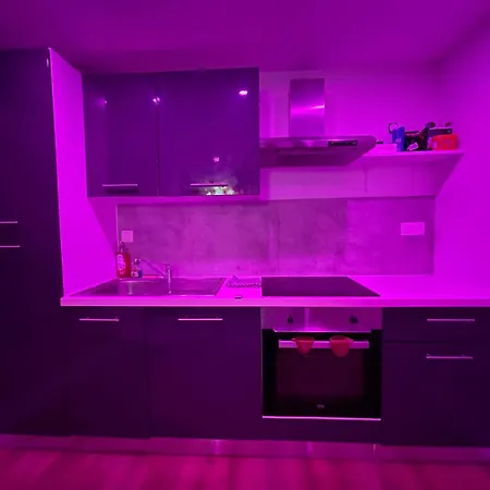 Apartamento Nuit Magique Jacuzzi, Terrasse & Lit Motorise - 008