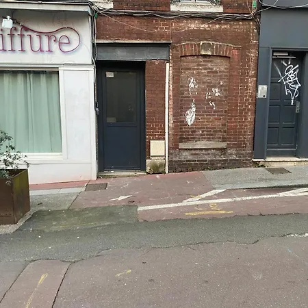 Nuit Magique Jacuzzi, Terrasse & Lit Motorise - 008